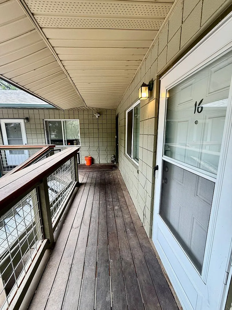 1/2 Off First Month! Second-Floor 1-Bedroom Near City Park. Flexible lease options ending in May ... — Photo 4