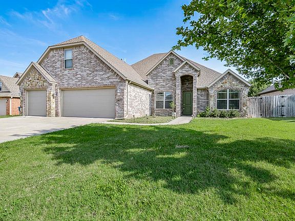 4th image of 4402 SW Alfalfa Ave #4B-2BA-3001SQFT