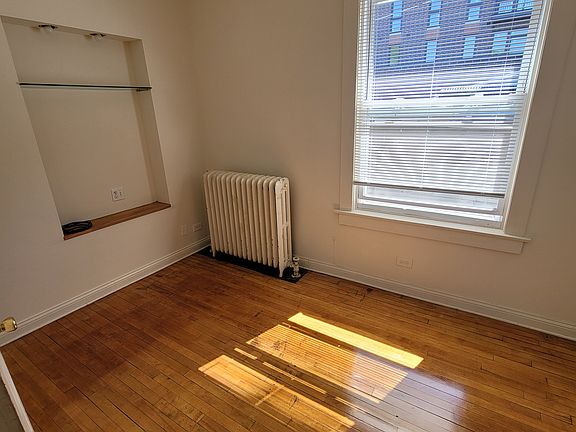 5th image of 4416 W Belmont Ave #1M