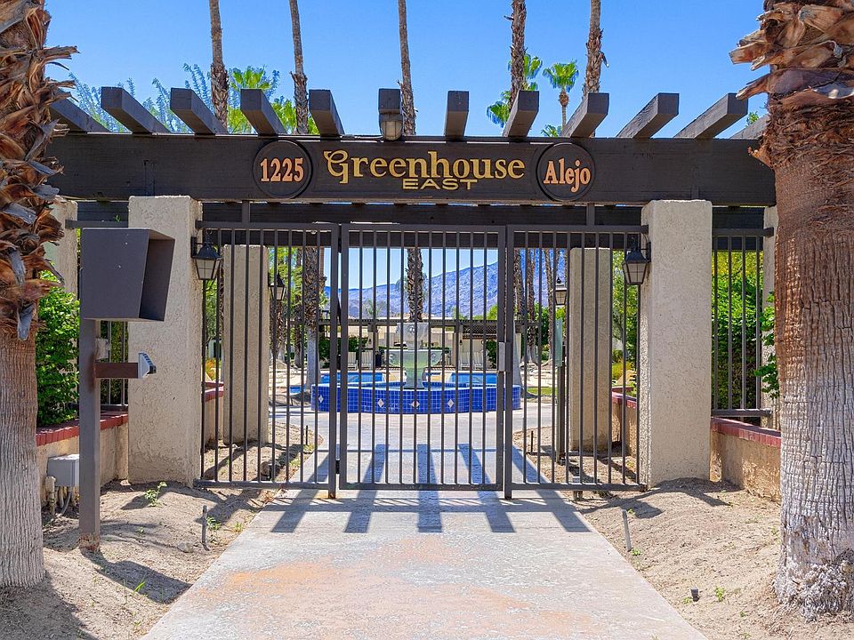 Front gate on Alejo!