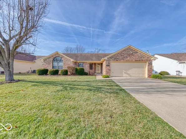 974 Ellington Cir, Greenwood, IN 46143