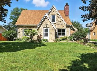11712 W Center St, Wauwatosa, WI 53222