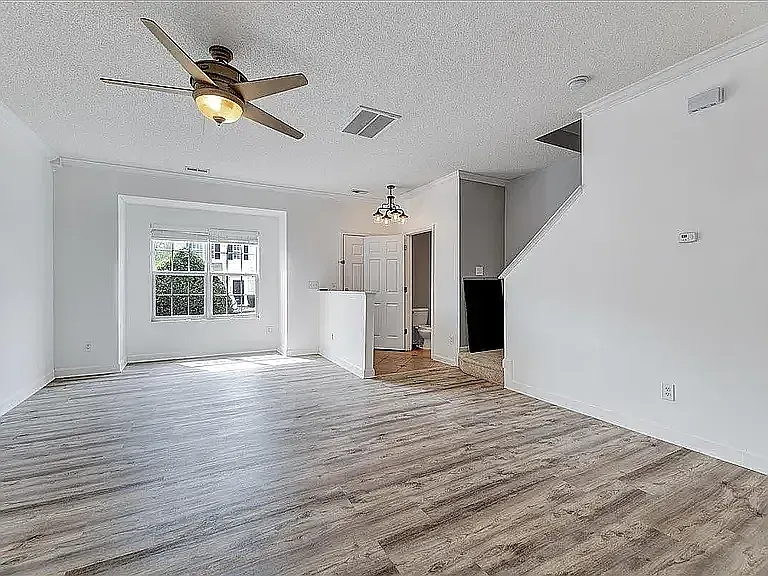 3 bed, 1471 sqft, $1,783 — Photo 4