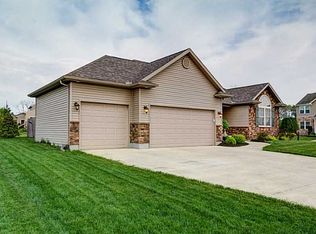 1306 Golden Eagle Dr, Troy, OH 45373