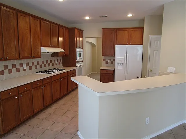 3 bed, 2.5 bath, 2800 sqft, $2,595 — Photo 4