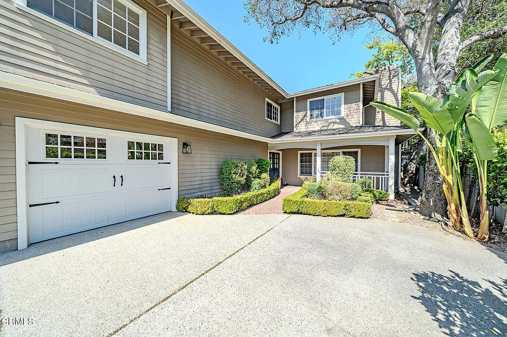 5 bed, 5.5 bath, 4786 sqft, $15,000 — Photo 2