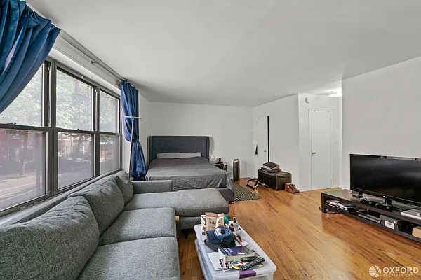 Rented by Oxford Property Group | media 25