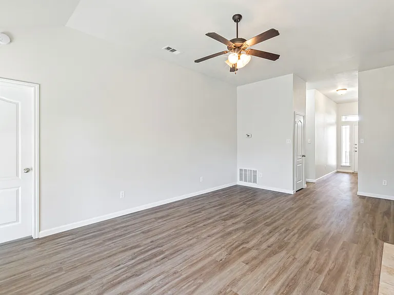 7807 Fieldstone Dr — Photo 7