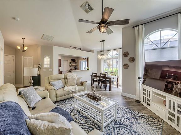 4th image of 20835 Country Barn Dr