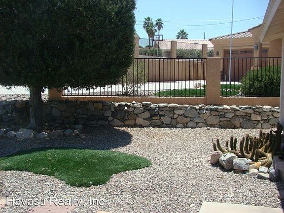 4th image of 2918 Maverick Cir S