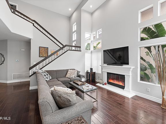 4th image of 334 Saint Thomas Dr