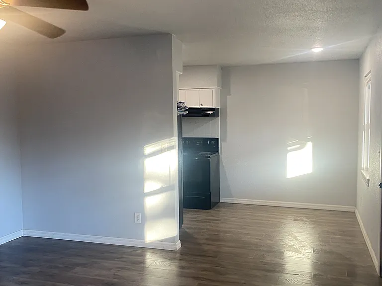 121 Julie Dr — Photo 21