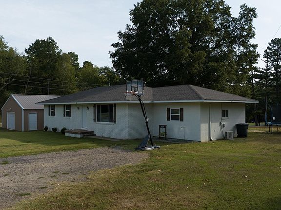 4th image of 946 N Apple St