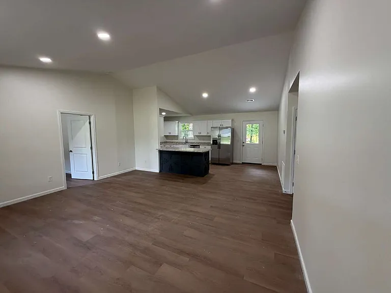 218 E Peter Ave — Photo 5