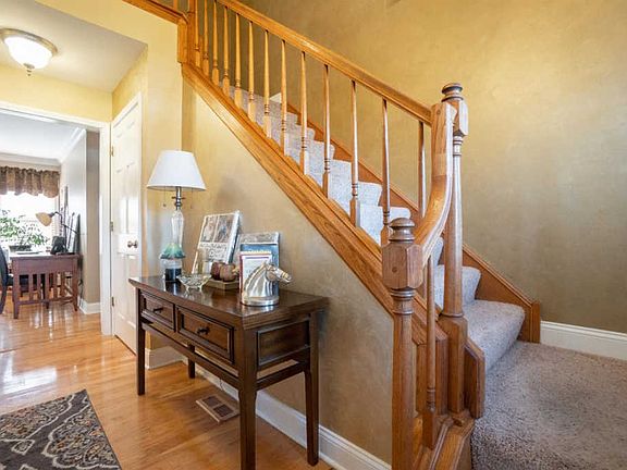4th image of 2710 Forest Park Dr