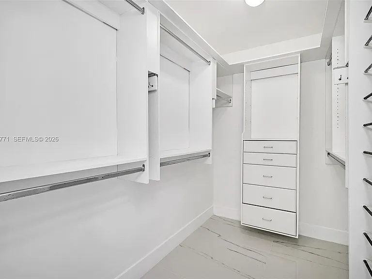 230 Cranwood Dr — Photo 17