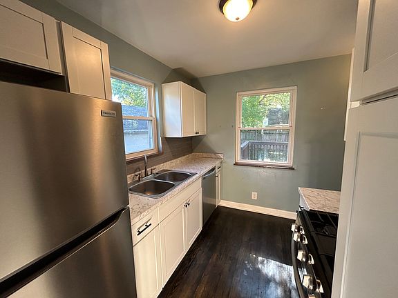 2nd image of 2437 Bremont Ave