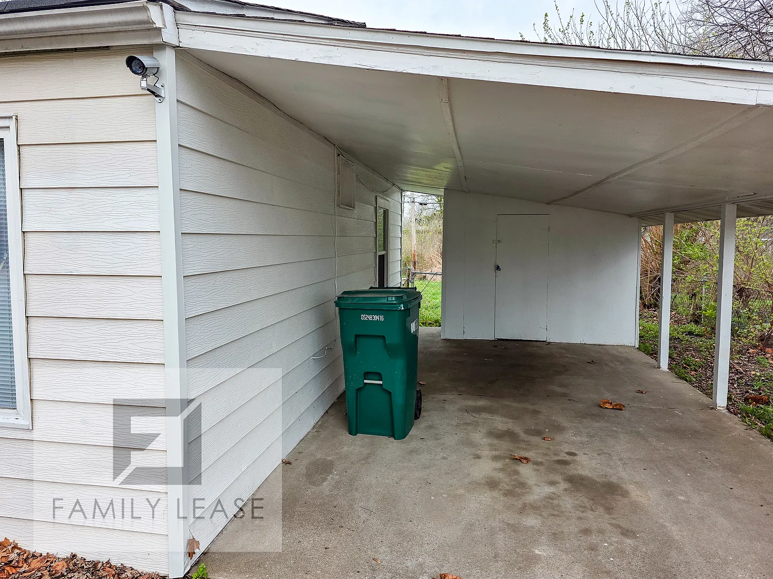 3 bed, 925 sqft, $1,295 — Photo 2