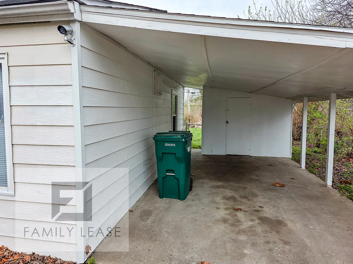 Building Photo - 515 Saint Barbara Ln