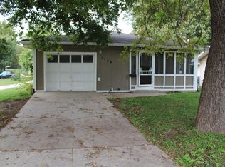 1124 Cherokee St, Leavenworth, KS 66048
