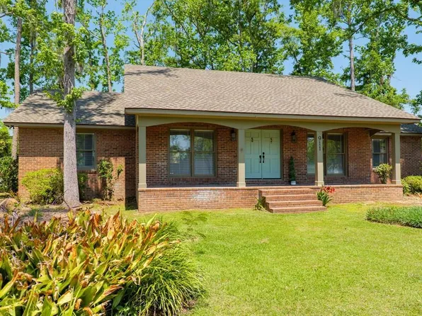 911 Williamsburg Dr, Valdosta, GA 31602