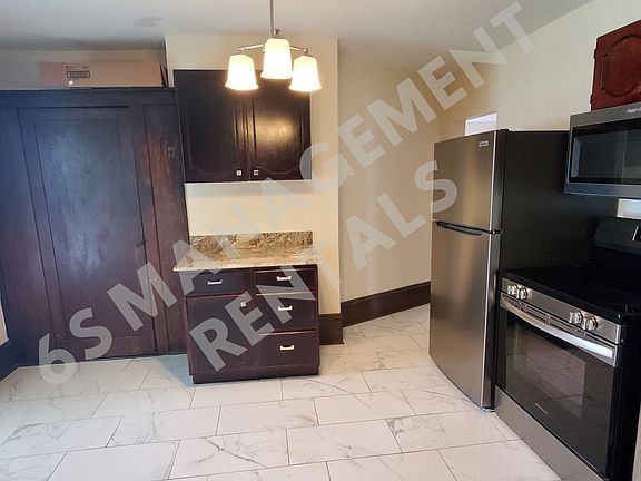 3rd image of 924 Hill St #2