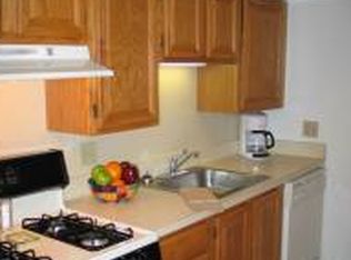 91 N Elm St, Manchester, CT 06042