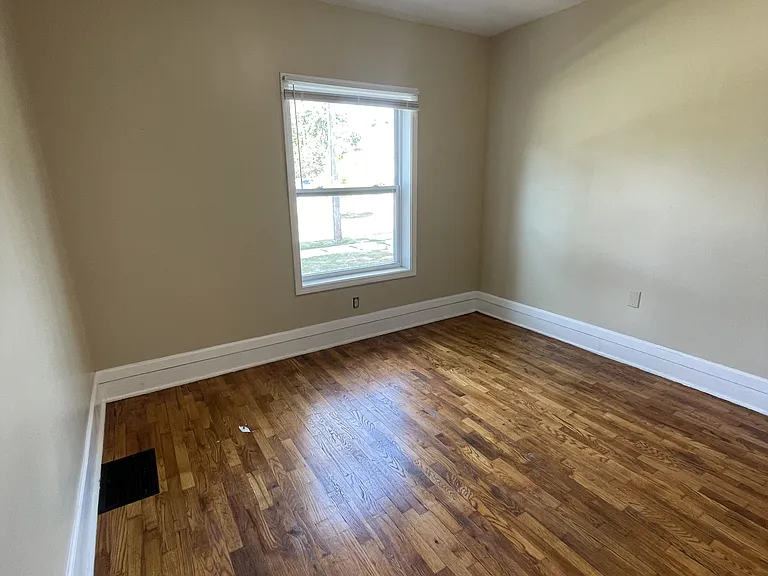 906 Linden Grove Ave #904 — Photo 4