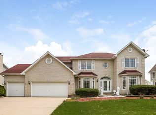 1107 Adler Ln, Carol Stream, IL 60188