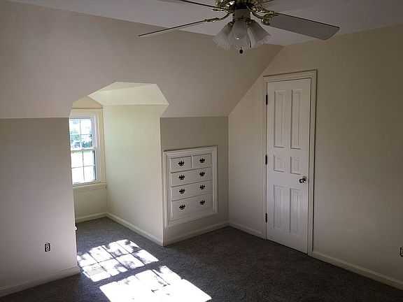 5th image of 118 N Pelham Dr