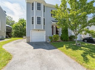 27 Honeysuckle Rd, Worcester, MA 01607