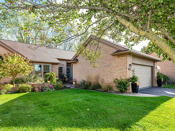 2nd image of 4869 Lone Oak Ct