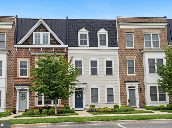 141 Center St S Unit 6, Vienna, VA 22180