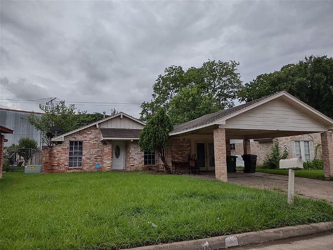 2nd image of 4431 Oak Shadows Dr