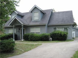 10 Belfair Dr, Savannah, GA 31419