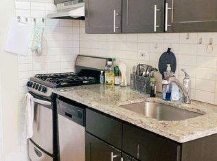 3527 N Broadway St #2W, Chicago, IL 60657