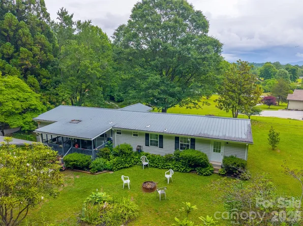 1350 N Skeenah Rd, Franklin, NC 28734