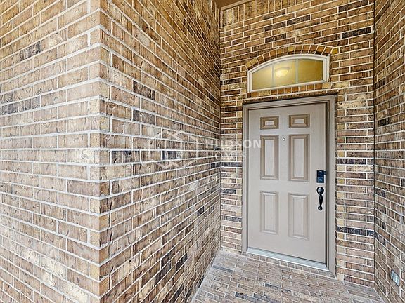 3rd image of 8442 Coral Cove Pass Ln
