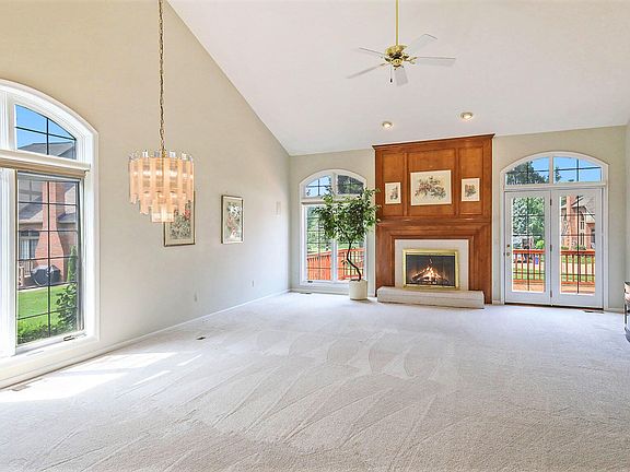 5th image of 54688 Bellingham Dr