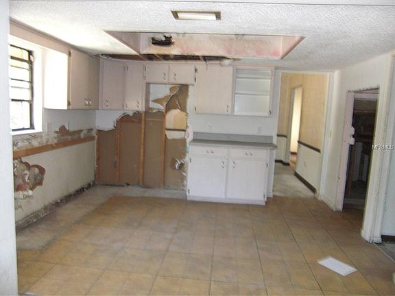 4th image of 711 Cypress Ave