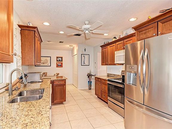4th image of 2524 Via Veneto Dr