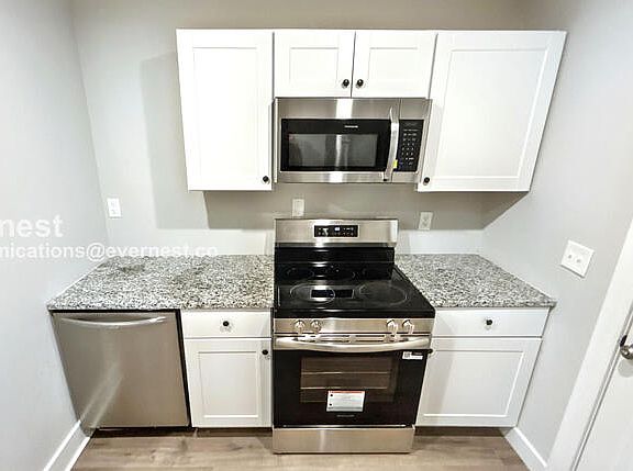 4th image of 1728 17th Ave N #C
