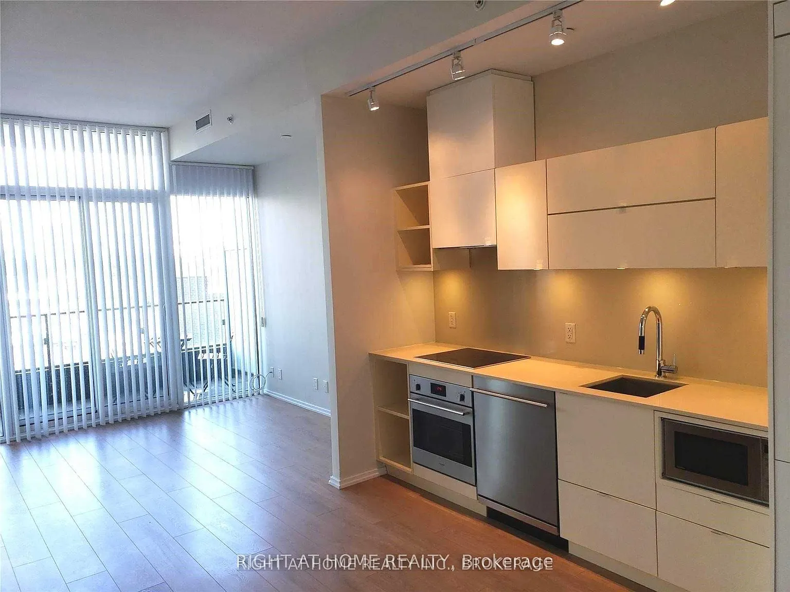 2 bed, $2,375 — Photo 4