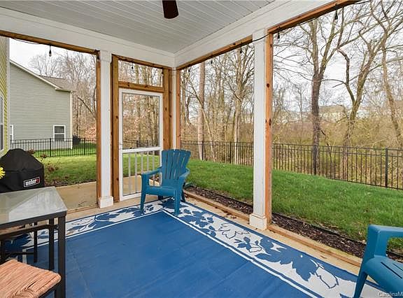 5th image of 4012 Bainbridge Pl #L182