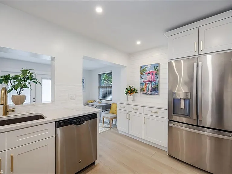 4525 Fluvia Ave — Photo 12