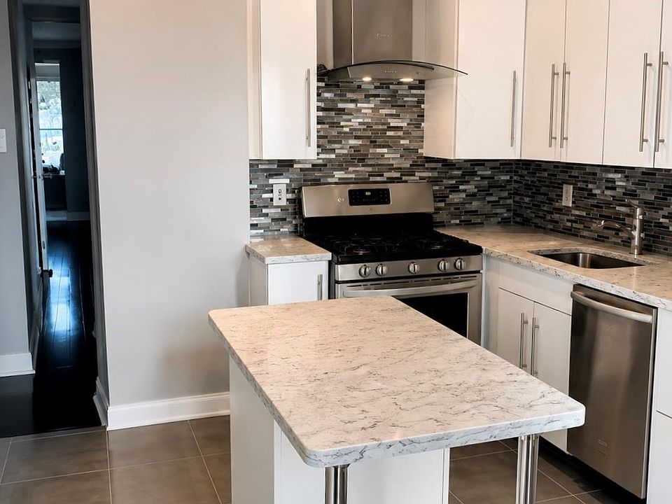2nd image of 2716 Humphrey Street