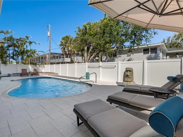 143 Gulf Island DR, FORT MYERS BEACH, FL 33931