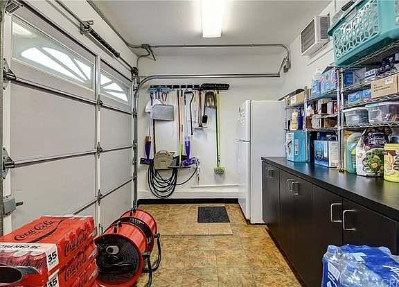 5th image of 1461 Floral Park St