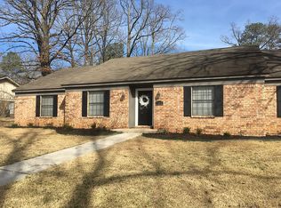 105 N Circle Dr, Hope, AR 71801