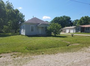 1423 N 2nd St, Neodesha, KS 66757